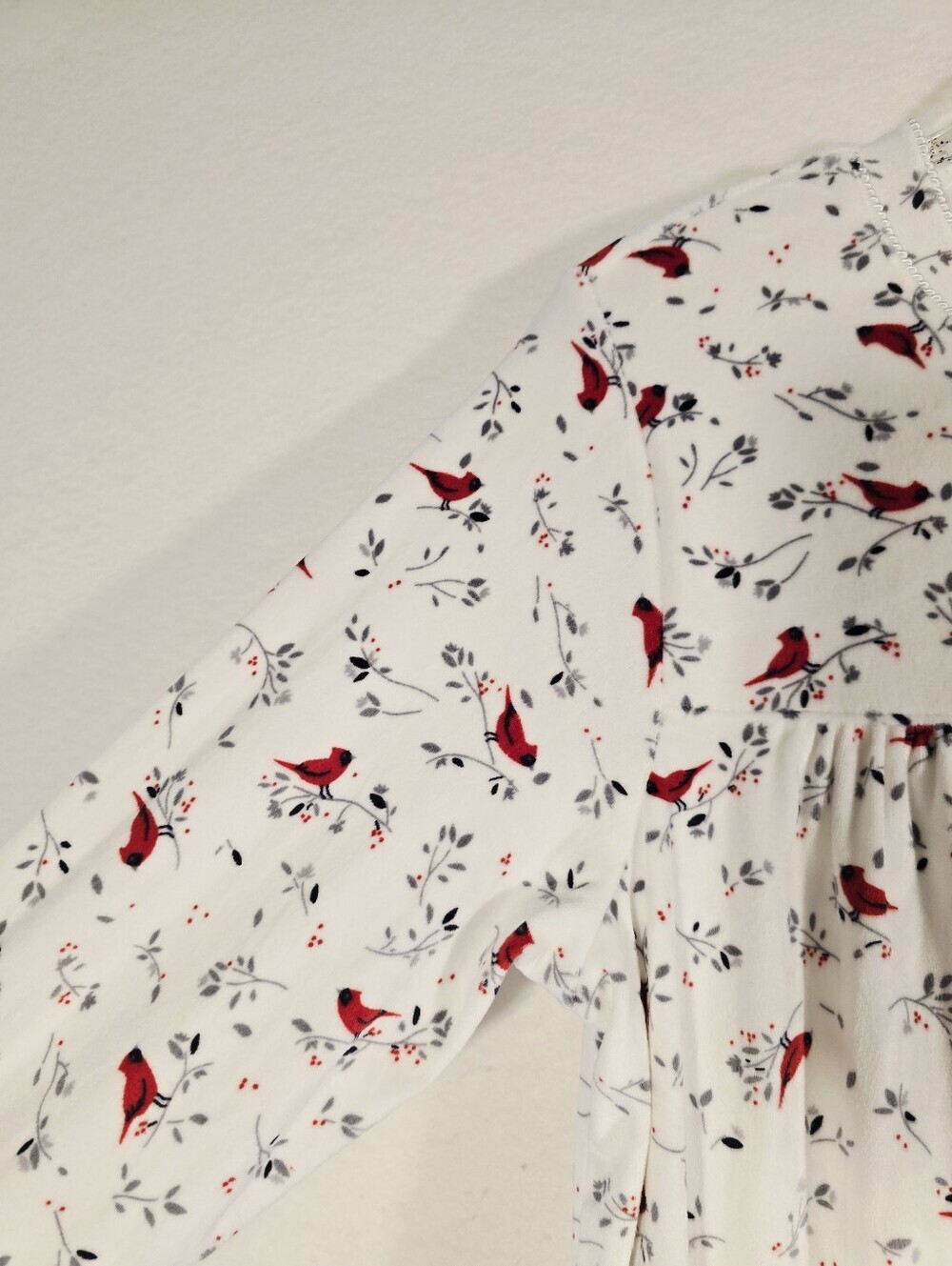 Aria White W/ Red Cardinals L Sleeve Soft Poly Span Flannel Nightgown. Ladies L - Picture 6 of 11